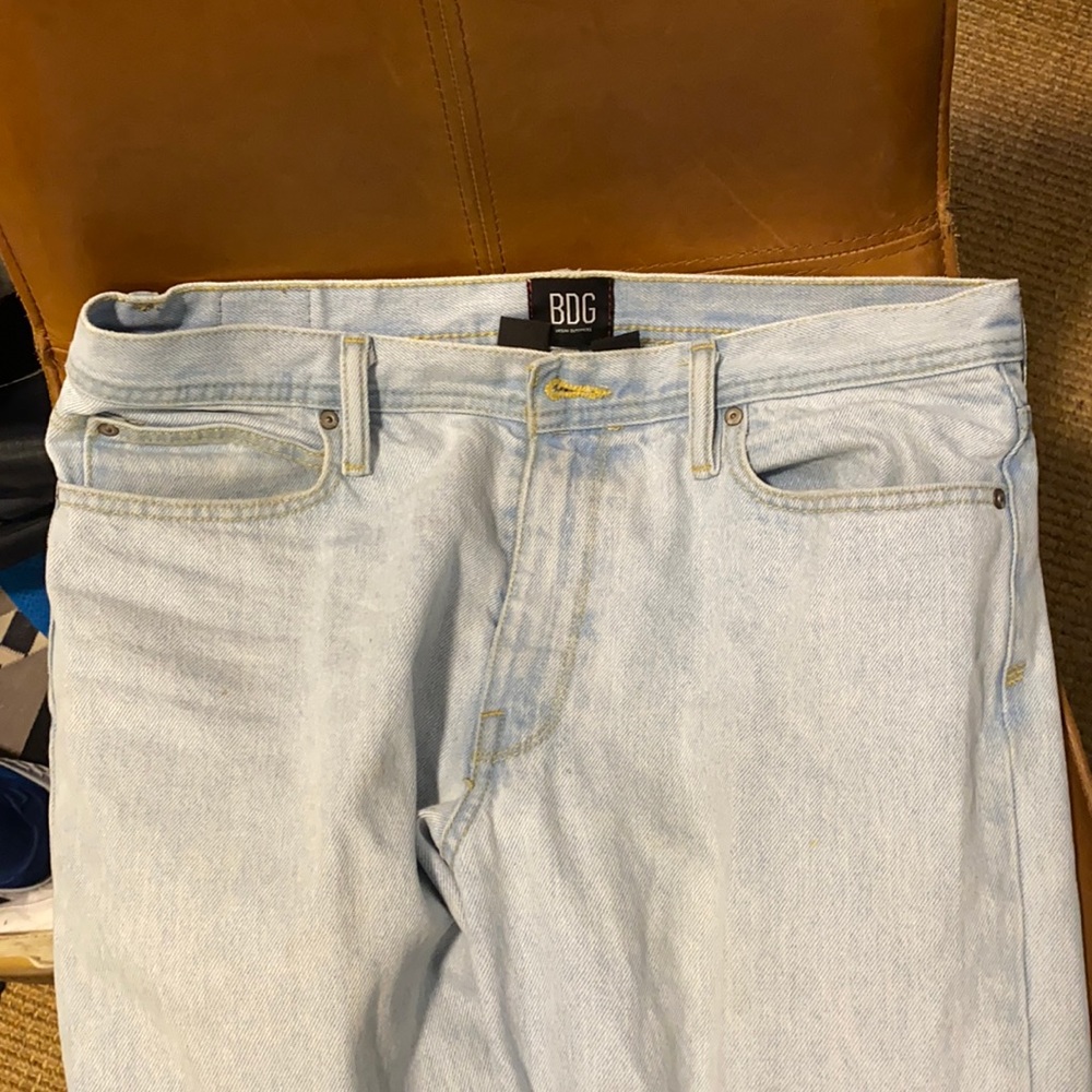 BDG acid wash slim fit jeans 31x32